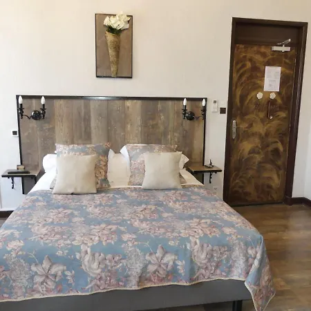 De Charme Le Provence 3* 普罗旺斯地区萨隆