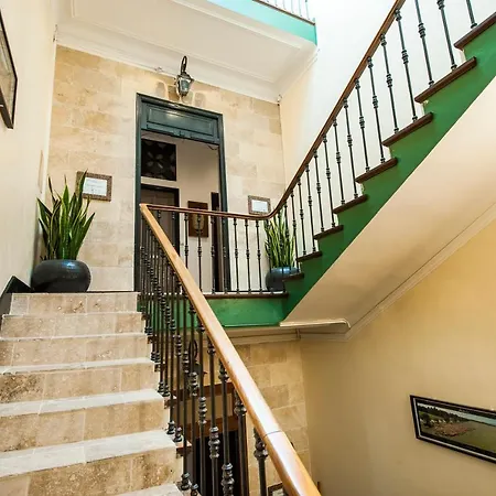 Hotel De Charme Le Provence Salon-de-Provence